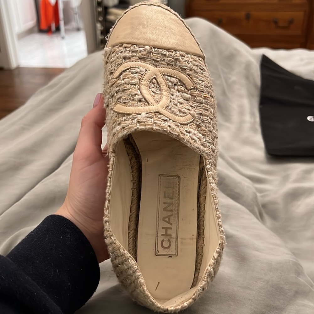 Chanel Espadrille 38 Tweed Patent Leather Cap Toe Flats